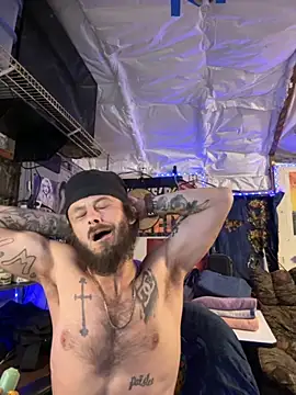 Snapshot of CloudDadddyyy420 chatting on September 21, 12:45 am CloudDadddyyy420 online show from September 21, 12:45 am