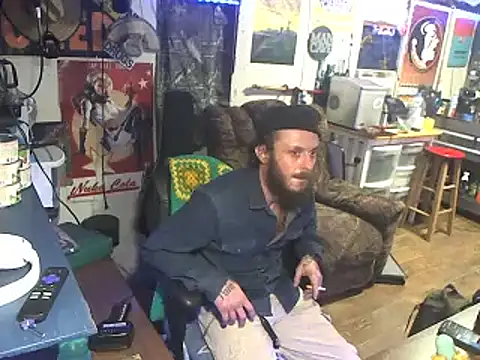 Snapshot of CloudDadddyyy420 chatting on September 21, 5:03 pm CloudDadddyyy420 online show from September 21, 5:03 pm