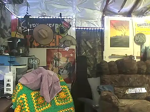 Snapshot of CloudDadddyyy420 chatting on September 26, 1:48 pm CloudDadddyyy420 online show from September 26, 1:48 pm