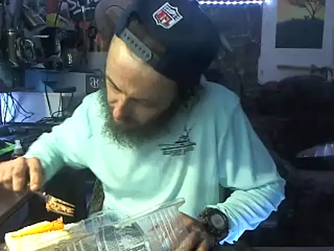 Snapshot of CloudDadddyyy420 chatting on September 27, 5:23 am CloudDadddyyy420 online show from September 27, 5:23 am