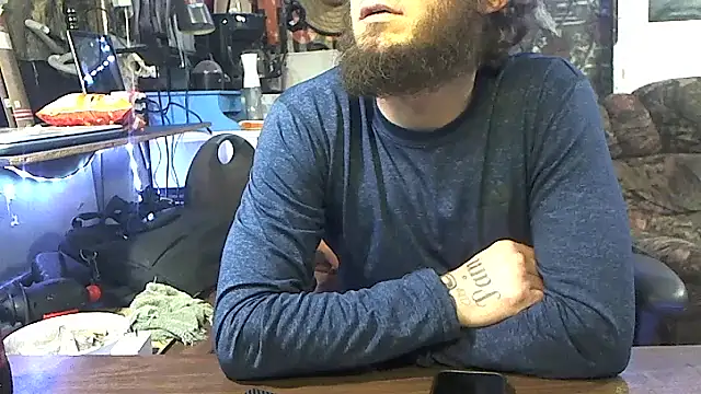 Snapshot of CloudDadddyyy420 chatting on October 19, 1:34 pm CloudDadddyyy420 online show from October 19, 1:34 pm