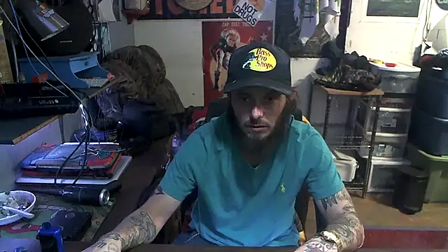 Snapshot of CloudDadddyyy420 chatting on November 18, 4:33 pm CloudDadddyyy420 online show from November 18, 4:33 pm