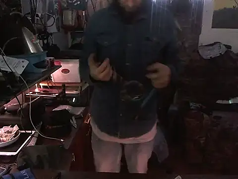 Snapshot of CloudDadddyyy420 chatting on December 21, 12:34 pm CloudDadddyyy420 online show from December 21, 12:34 pm