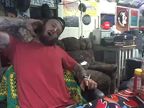 Snapshot of CloudDadddyyy420 chatting on January 10, 5:37 pm CloudDadddyyy420 online show from January 10, 5:37 pm