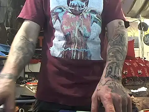 Snapshot of CloudDadddyyy420 chatting on January 14, 10:10 am CloudDadddyyy420 online show from January 14, 10:10 am