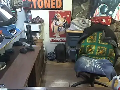 Snapshot of CloudDadddyyy420 chatting on February 2, 9:02 pm CloudDadddyyy420 online show from February 2, 9:02 pm