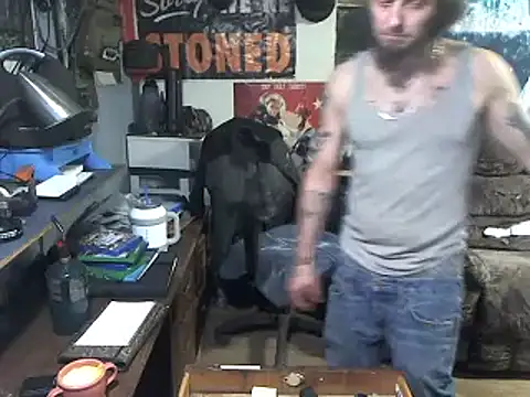 Snapshot of CloudDadddyyy420 chatting on February 4, 4:29 am CloudDadddyyy420 online show from February 4, 4:29 am