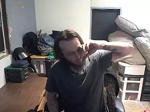 Snapshot of CloudDadddyyy420 chatting on February 9, 11:20 pm CloudDadddyyy420 online show from February 9, 11:20 pm