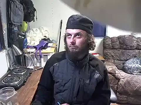 Snapshot of CloudDadddyyy420 chatting on February 14, 8:22 am CloudDadddyyy420 online show from February 14, 8:22 am