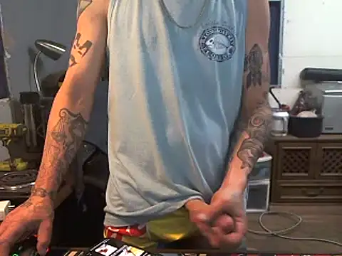 Snapshot of CloudDadddyyy420 chatting on February 28, 1:12 pm CloudDadddyyy420 online show from February 28, 1:12 pm