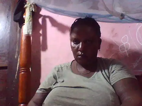 Snapshot of big_clits chatting on April 28, 5:34 am big clits online show from April 28, 5:34 am