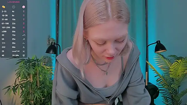 Snapshot of _Rude_Girl_ chatting on February 16, 5:37 pm Rude Girl online show from February 16, 5:37 pm