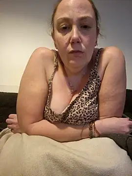 Snapshot of Wisie_Cutie chatting on January 13, 12:49 am Wisie Cutie online show from January 13, 12:49 am