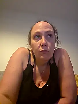 Snapshot of Wisie_Cutie chatting on February 25, 6:50 pm Wisie Cutie online show from February 25, 6:50 pm