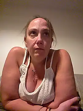 Wisie Cutie online show from April 13, 9:31 pm