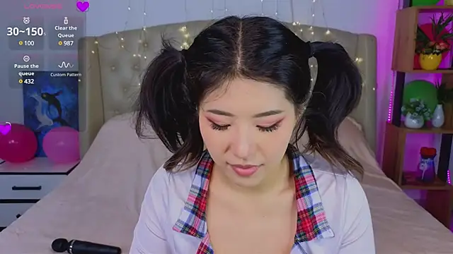 Snapshot of Wendy__Hills chatting on February 1, 12:47 pm Wendy Hills online show from February 1, 12:47 pm