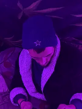 Snapshot of bugboy chatting on February 22, 6:57 am bugboy online show from February 22, 6:57 am