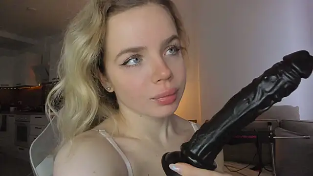 lit asella online show from December 17, 9:28 am