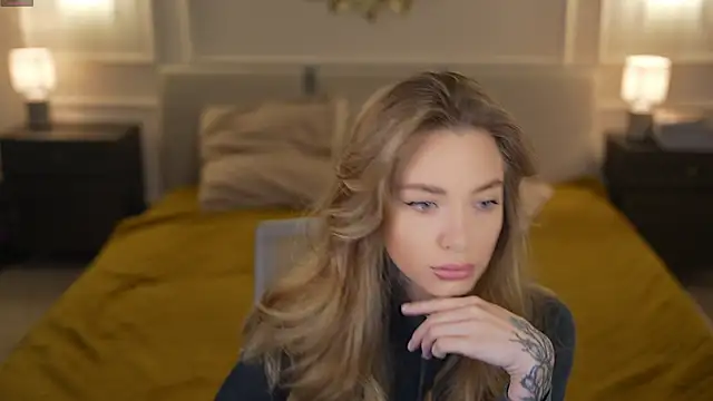 Snapshot of Kisasolo chatting on September 30, 10:31 am Kisasolo online show from September 30, 10:31 am