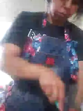 Snapshot of Diosagata chatting on December 13, 1:37 am Diosagata online show from December 13, 1:37 am