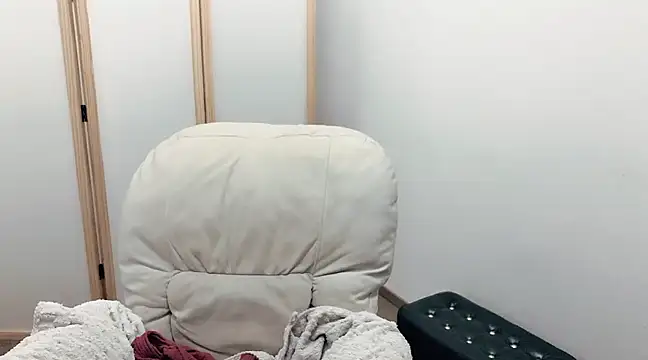 Snapshot of Jeanie_Tiya chatting on March 2, 3:16 pm Jeanie Tiya online show from March 2, 3:16 pm