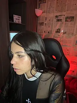 i am nina  online show from April 3, 3:15 am