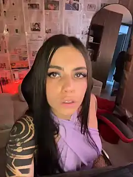 i am nina  online show from April 4, 9:01 pm