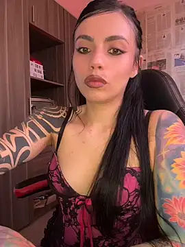 Snapshot of i_am_nina_ chatting on June 4, 8:04 pm i am nina online show from June 4, 8:04 pm