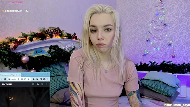 LillyMoure  online show from January 13, 4:18 am