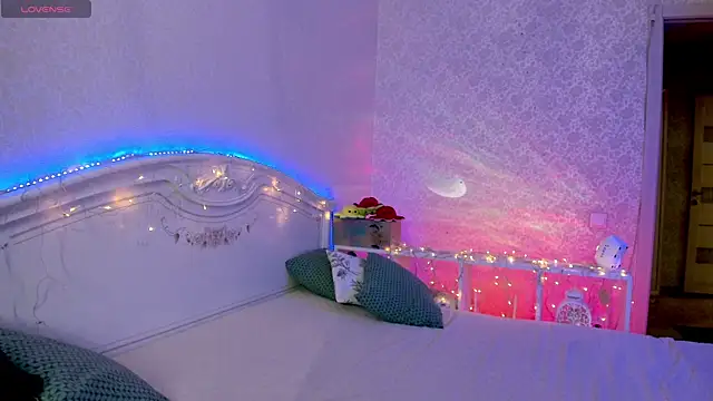 LillyMoure  online show from January 18, 11:41 pm