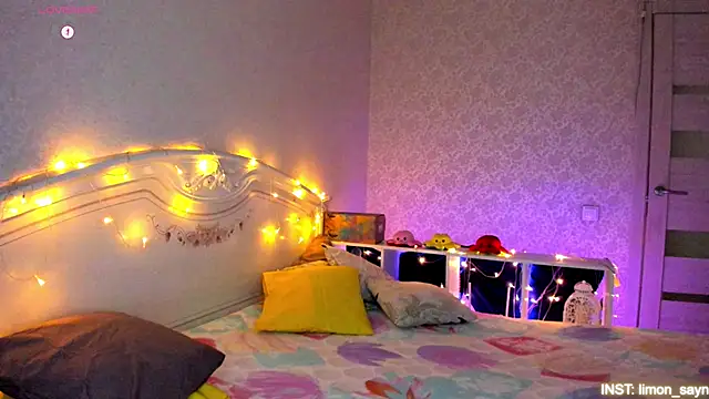 LillyMoure  online show from February 27, 11:16 pm