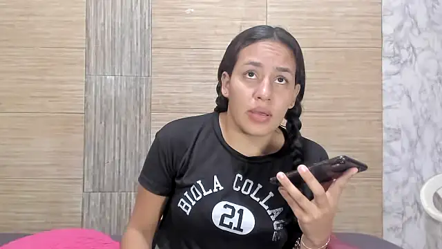 Snapshot of GIRLORI22 chatting on September 27, 7:52 pm GIRLORI22 online show from September 27, 7:52 pm