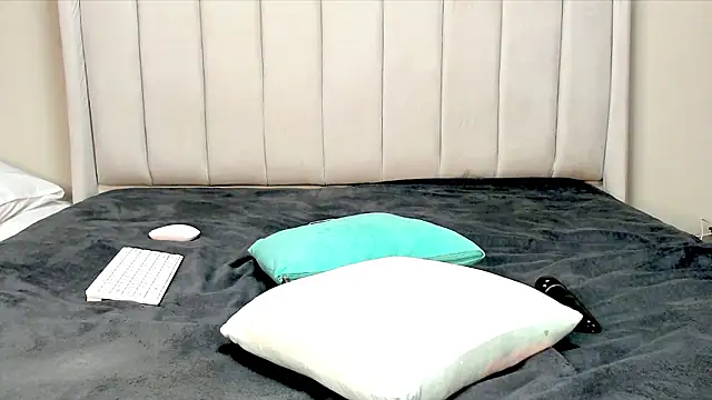  heavenlysent online show from February 3, 6:40 am