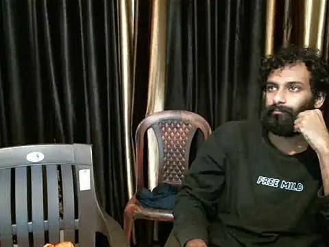 Snapshot of indian2 chatting on December 19, 7:40 am indian2 online show from December 19, 7:40 am