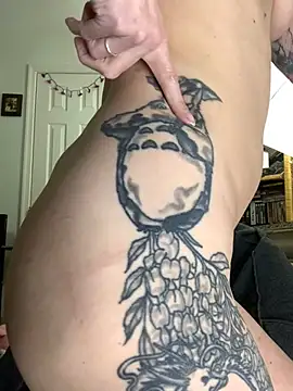 Snapshot of MissCumberdale chatting on February 11, 9:25 pm MissCumberdale online show from February 11, 9:25 pm