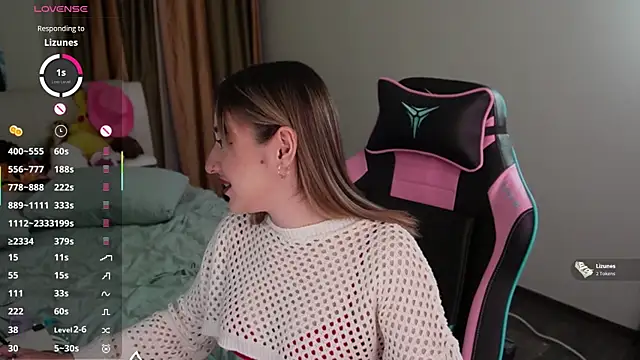 Snapshot of Fiona-Love chatting on October 25, 3:29 pm Fiona-Love online show from October 25, 3:29 pm