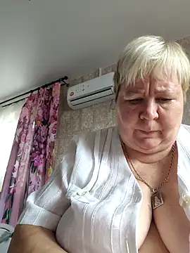 EffectFiona online show from September 22, 4:25 am