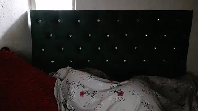 Snapshot of NatlilBooty chatting on October 30, 1:29 am NatlilBooty online show from October 30, 1:29 am