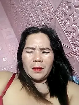 Snapshot of Cutehornywetmom chatting on March 3, 6:12 pm Cutehornywetmom online show from March 3, 6:12 pm