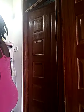 Prettybecs online show from March 4, 12:12 pm