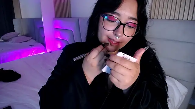 Miss Loise online show from March 25, 8:20 am