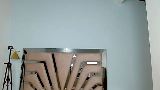 Snapshot of sophia_hadid chatting on January 2, 10:55 pm sophia hadid online show from January 2, 10:55 pm