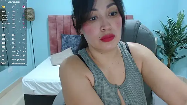 sophia hadid online show from February 3, 8:03 pm