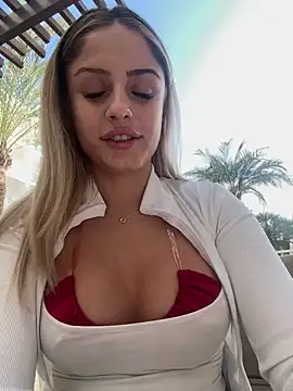 Snapshot of BritneyDimond chatting on December 3, 10:17 am BritneyDimond online show from December 3, 10:17 am