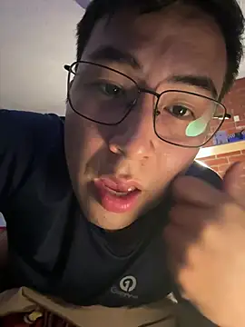 andrewmhilton  online show from February 10, 7:34 am