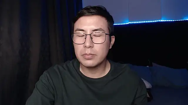 andrewmhilton  online show from March 21, 5:56 am