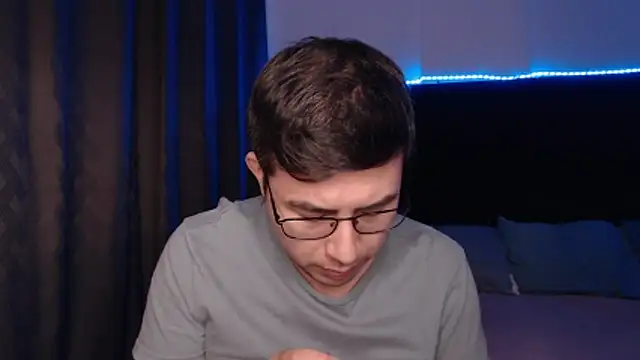 andrewmhilton  online show from April 7, 6:03 am