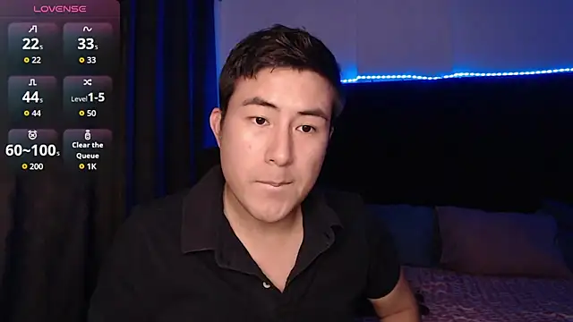 Snapshot of andrewmhilton_ chatting on April 21, 6:31 am andrewmhilton online show from April 21, 6:31 am