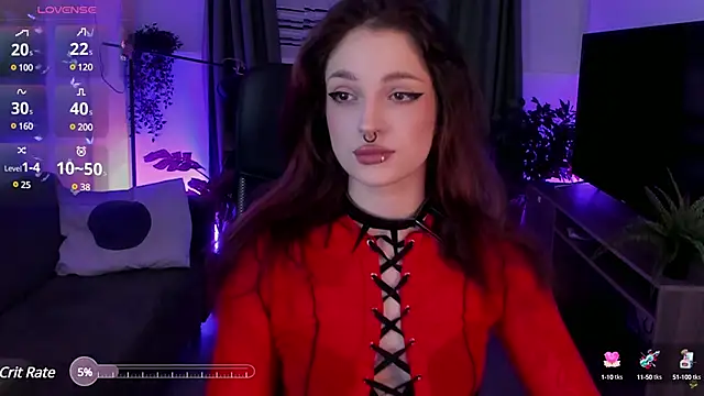 Snapshot of BratzieDarsie chatting on December 13, 9:02 am BratzieDarsie online show from December 13, 9:02 am
