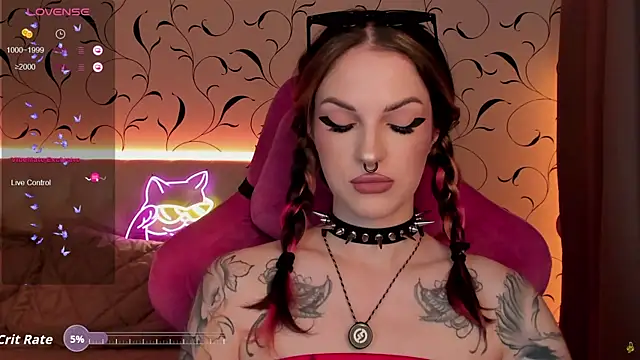 Snapshot of BratzieDarsie chatting on September 23, 9:01 am BratzieDarsie online show from September 23, 9:01 am